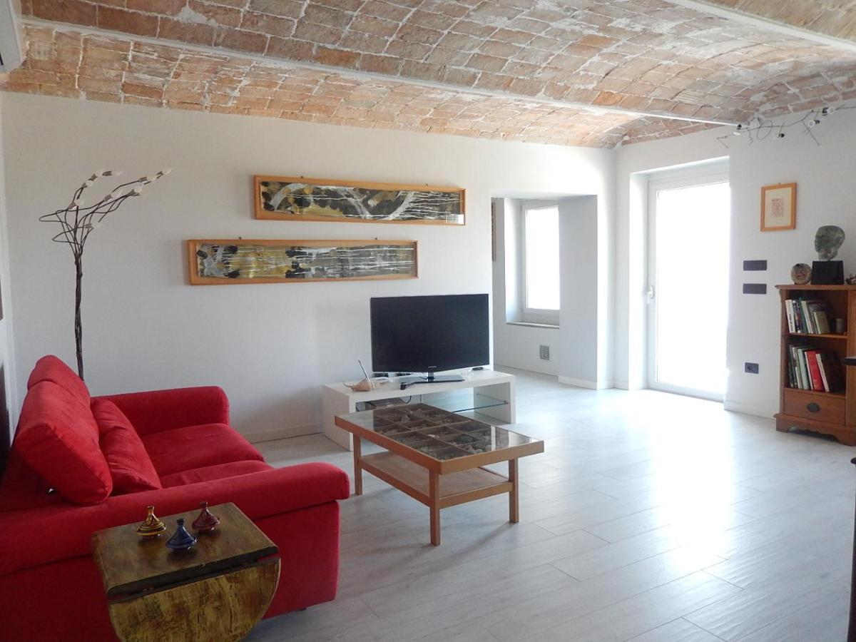 B&B Bionzo16 Calosso Extérieur photo